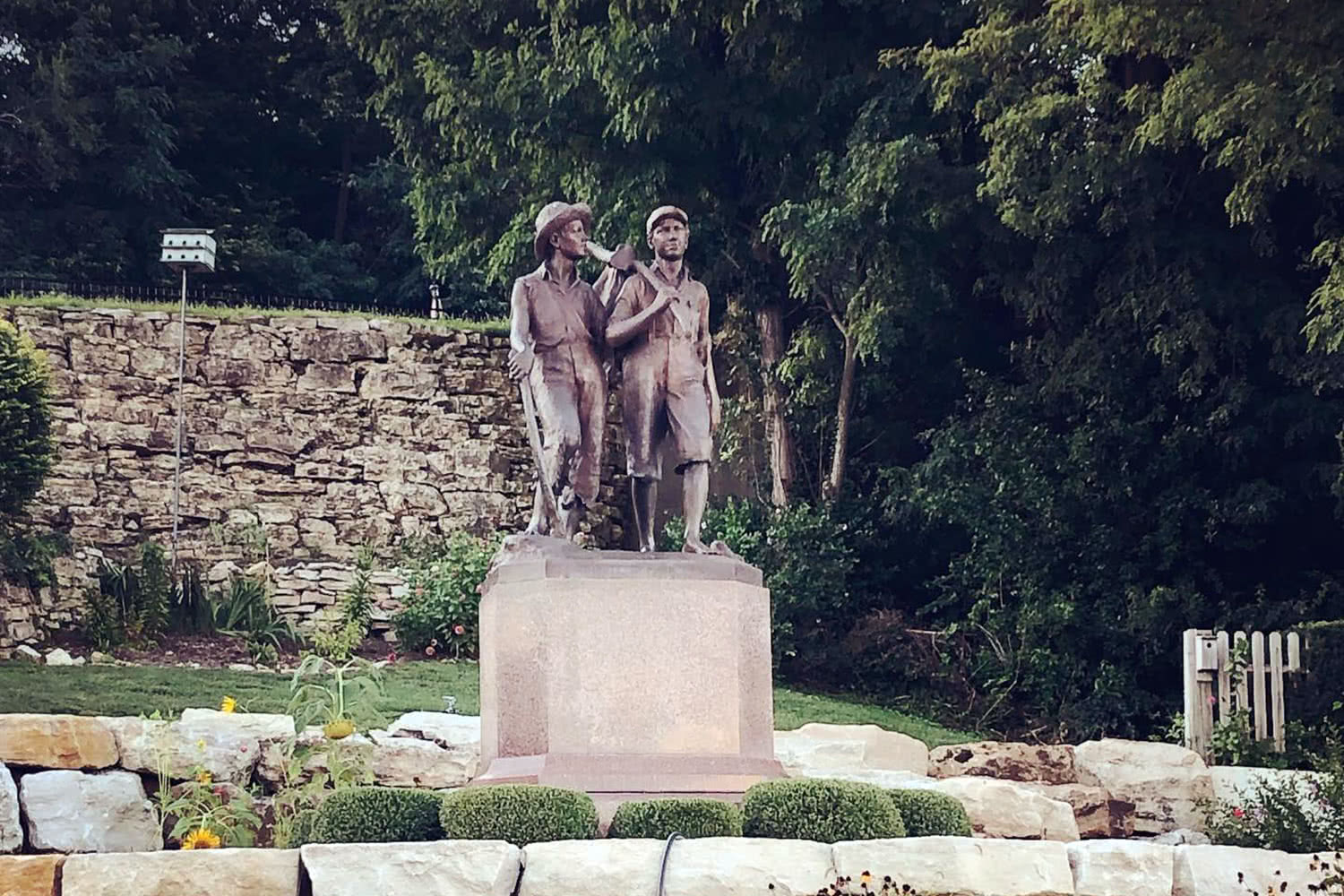 Tom & Huck Statue